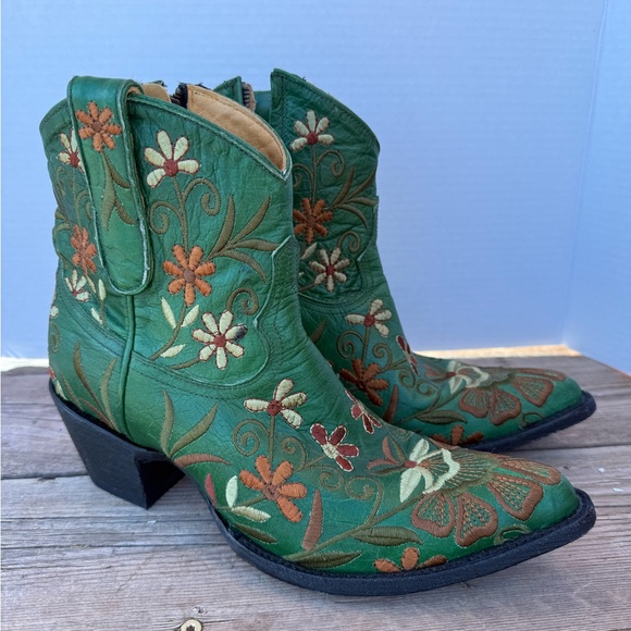 Old Gringo Shoes - Old Gringo Green Floral Embroidered Ankle Boots